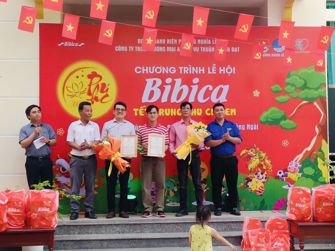 Chương trình Trung Thu cho em — Châu Ngọc Khang & Bibica 5